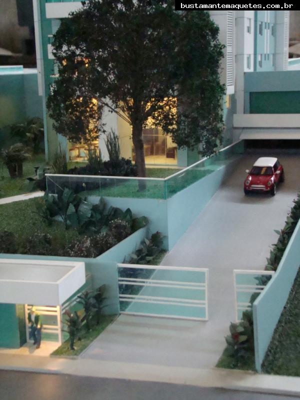 Foto de maquete fisica de Edifícios Residenciais produzida para o cliente CETOR Engenharia, localizada na cidade de Blumenau/SC