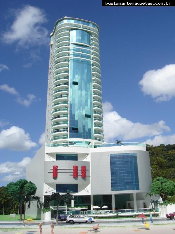 Foto de maquete fisica de Edifícios Residenciais produzida para o cliente FG Empreendimentos Ltda., localizada na cidade de Balneário Camboriú/SC