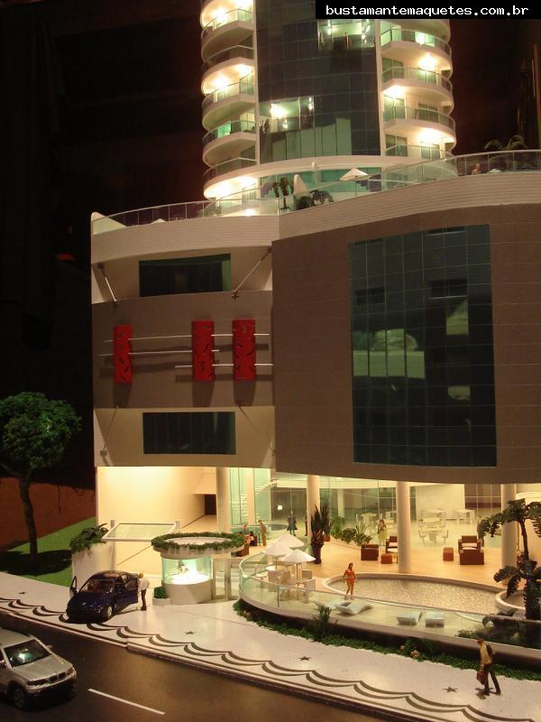 Foto de maquete fisica de Edifícios Residenciais produzida para o cliente FG Empreendimentos Ltda., localizada na cidade de Balneário Camboriú/SC